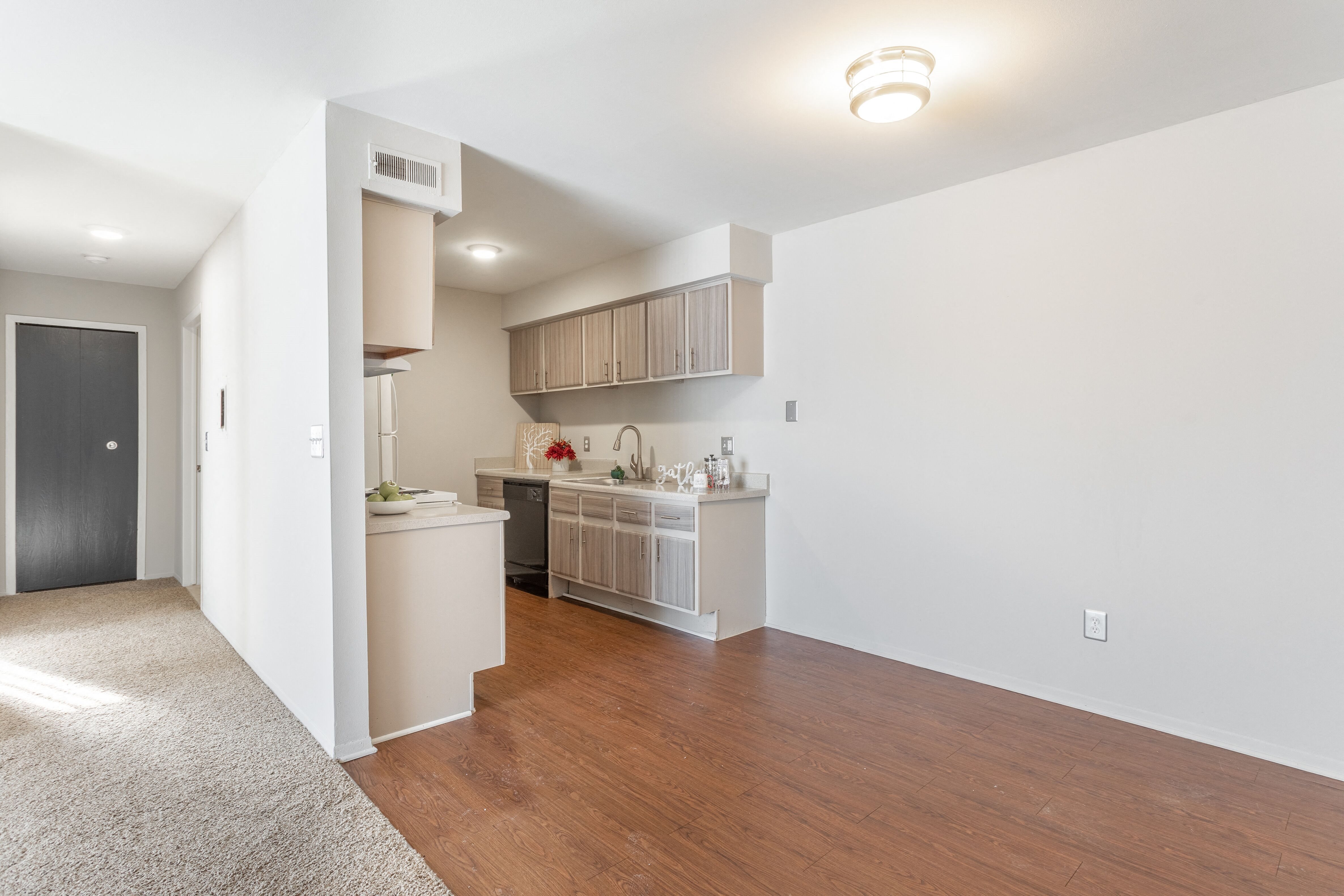 Farmington View | Farmington Hills, MI Apartments | Photos